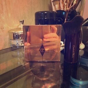 Charlotte Tilbury— The Pretty Glowing Kit